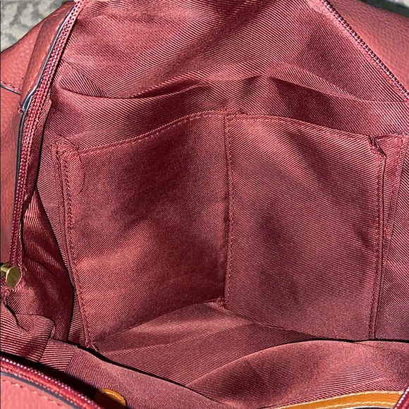 Dark red crossbody purse - Picture 4 of 4